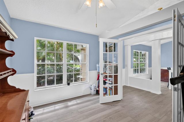 8295 SANDPINE Circle, Port St. Lucie, FL 34952