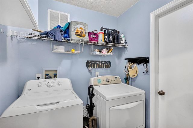 8295 SANDPINE Circle, Port St. Lucie, FL 34952