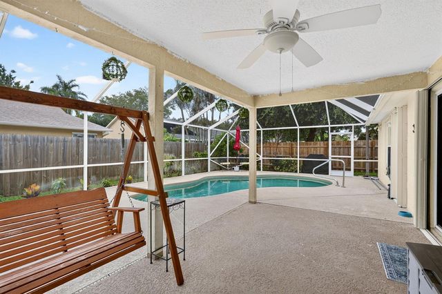 8295 SANDPINE Circle, Port St. Lucie, FL 34952