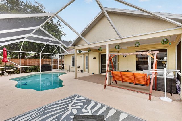 8295 SANDPINE Circle, Port St. Lucie, FL 34952