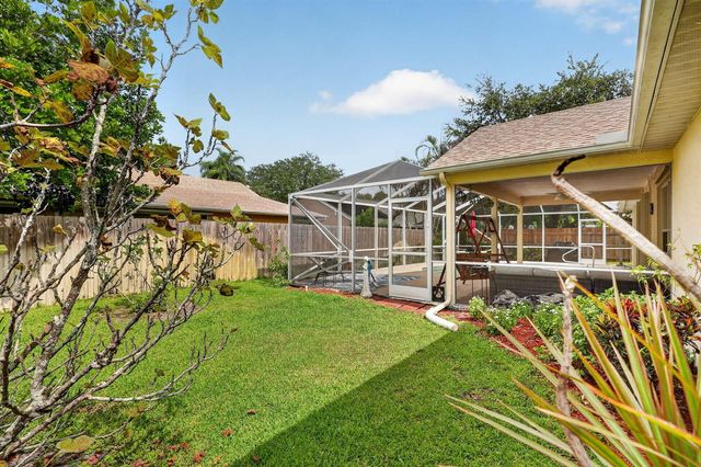 8295 SANDPINE Circle, Port St. Lucie, FL 34952