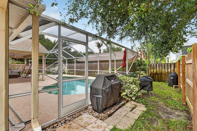 8295 SANDPINE Circle, Port St. Lucie, FL 34952