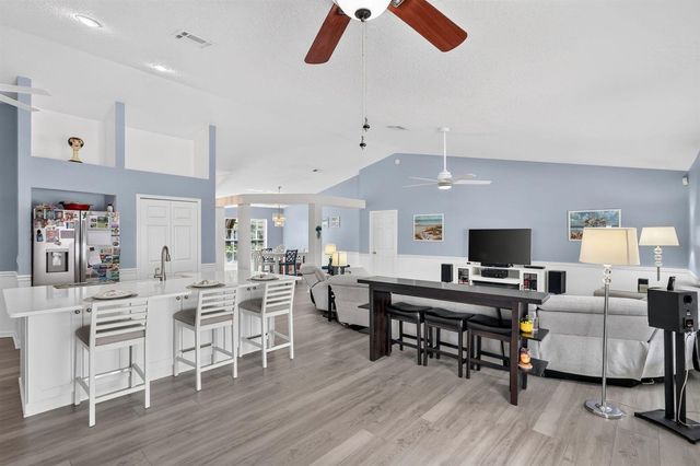 8295 SANDPINE Circle, Port St. Lucie, FL 34952