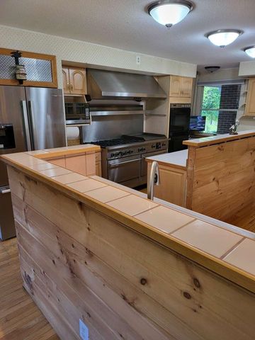 86 Hewitt Road, Claremont, NH 03743