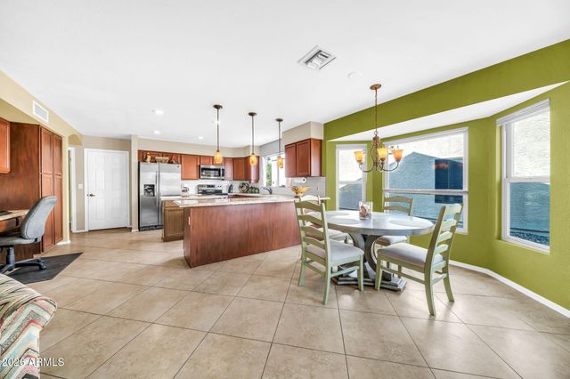 19017 N 96th Avenue, Peoria, AZ 85382