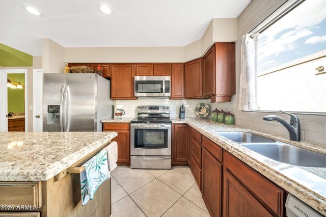 19017 N 96th Avenue, Peoria, AZ 85382