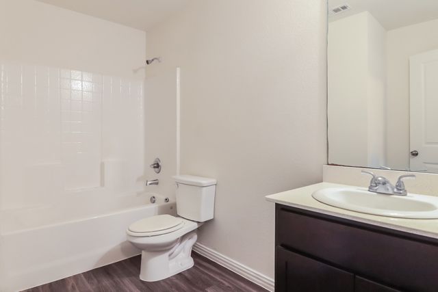 1123 Division Street, Greenville, TX 75401