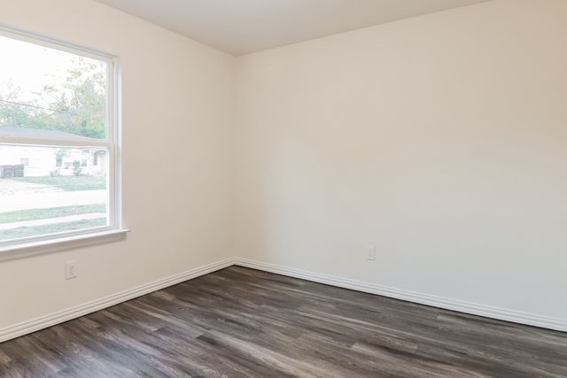 1123 Division Street, Greenville, TX 75401