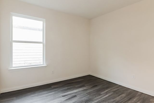 1123 Division Street, Greenville, TX 75401