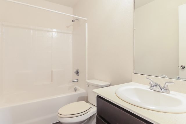 1123 Division Street, Greenville, TX 75401