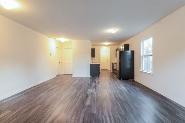 1123 Division Street, Greenville, TX 75401