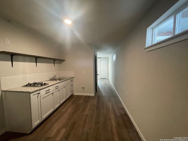 403 cornell B, San Antonio, TX 78201