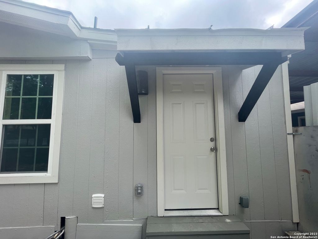 403 cornell B, San Antonio, TX 78201