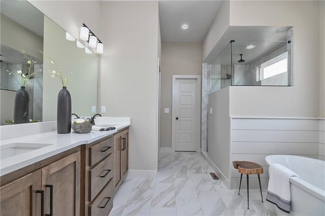 6005 Arapahoe Street, Shawnee, KS 66226