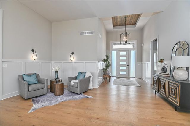 6005 Arapahoe Street, Shawnee, KS 66226