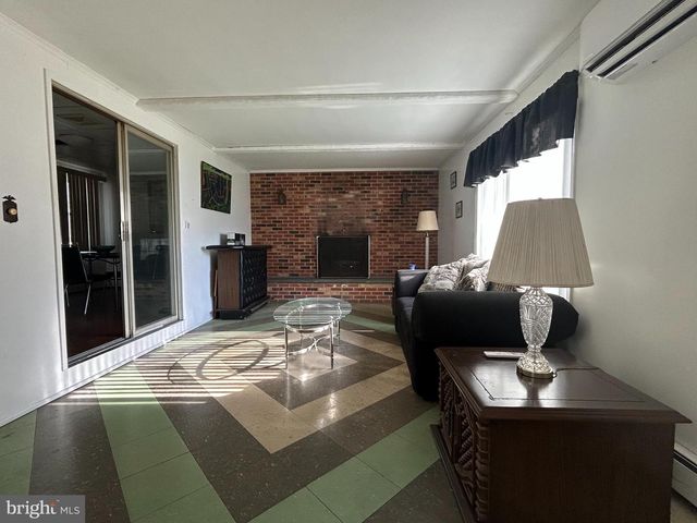 15 MATTHEWS RD, Newark, DE 19713