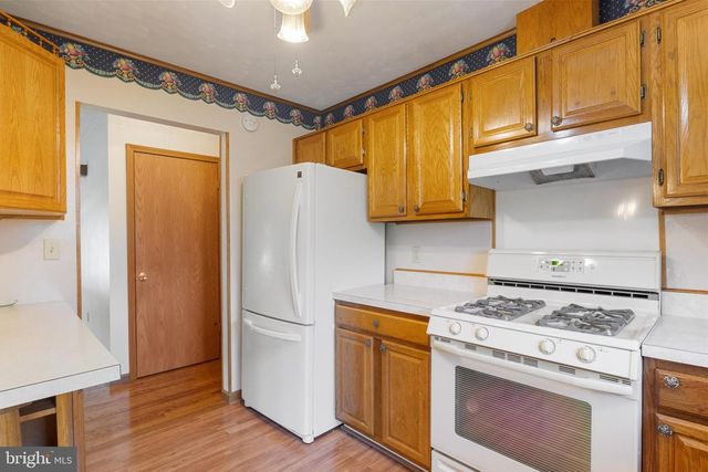 14 BENJAMIN DR, Hanover, PA 17331