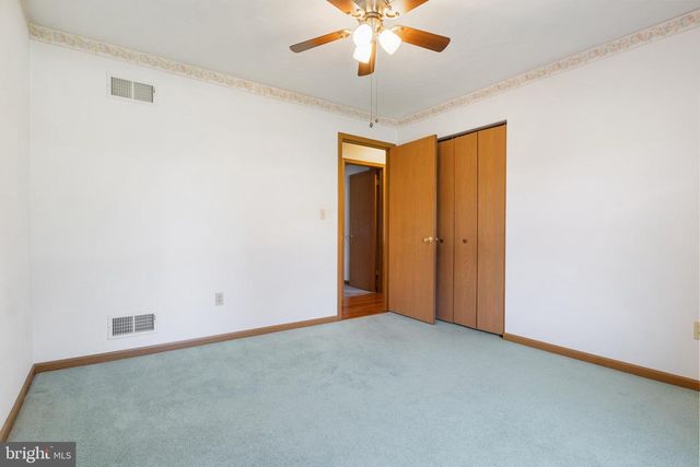 14 BENJAMIN DR, Hanover, PA 17331