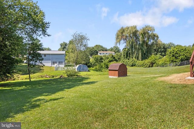 14 BENJAMIN DR, Hanover, PA 17331