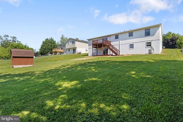 14 BENJAMIN DR, Hanover, PA 17331
