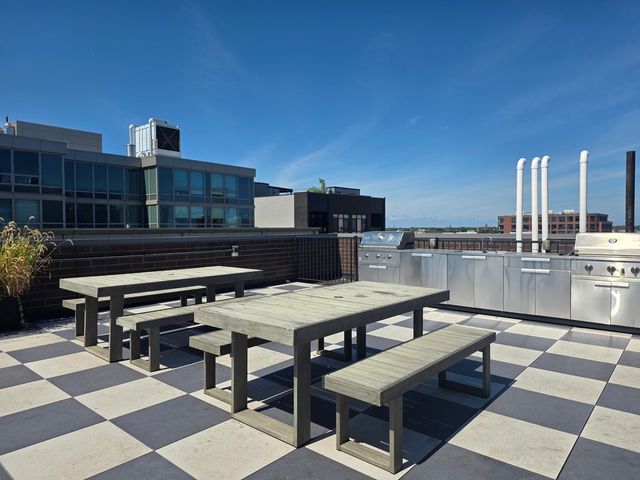 3217 N Clark Street 207, Chicago, IL 60657