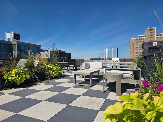 3217 N Clark Street 207, Chicago, IL 60657