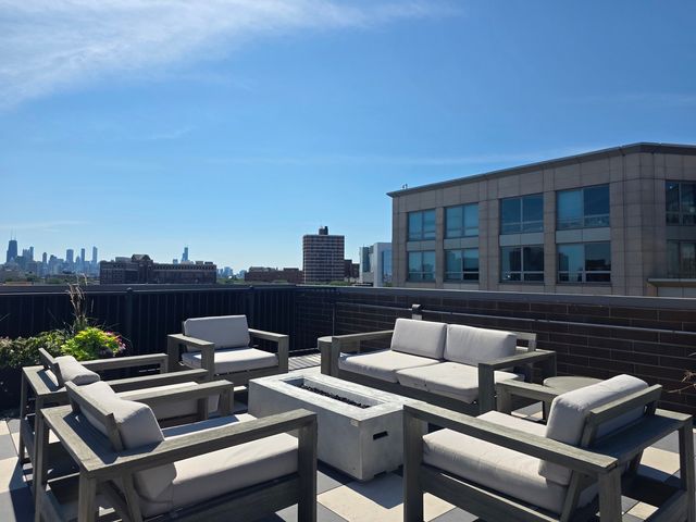 3217 N Clark Street 207, Chicago, IL 60657