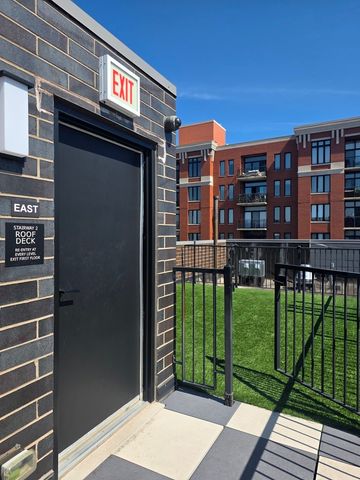 3217 N Clark Street 207, Chicago, IL 60657