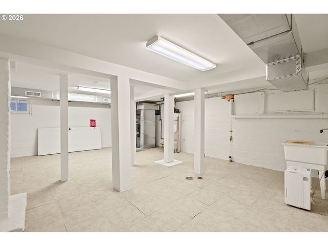 2356 Nw QUIMBY St, Portland, OR 97210