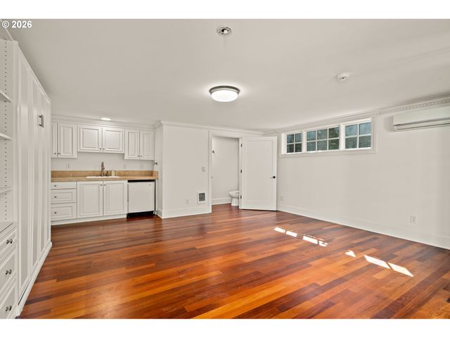 2356 Nw QUIMBY St, Portland, OR 97210