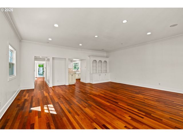 2356 Nw QUIMBY St, Portland, OR 97210