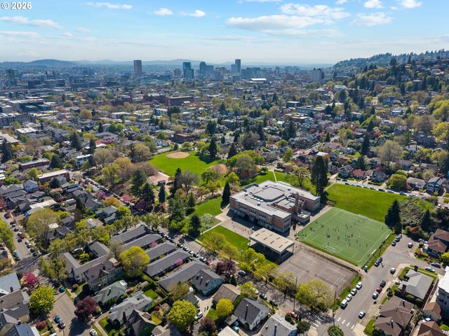 2356 Nw QUIMBY St, Portland, OR 97210