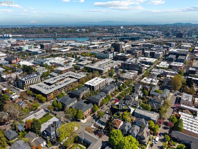 2356 Nw QUIMBY St, Portland, OR 97210