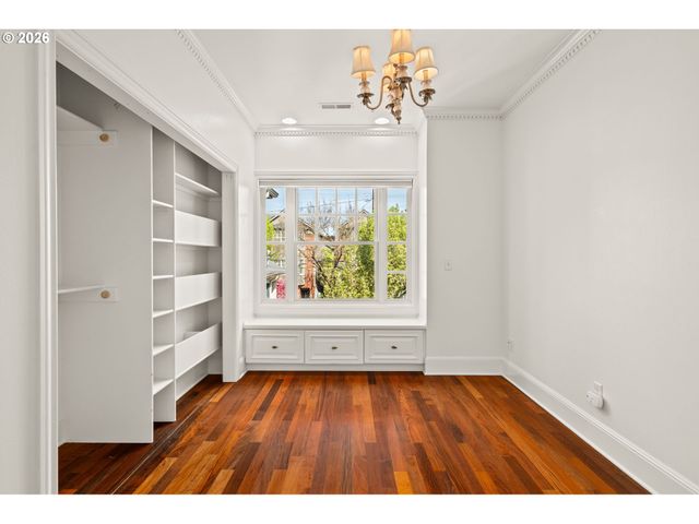 2356 Nw QUIMBY St, Portland, OR 97210