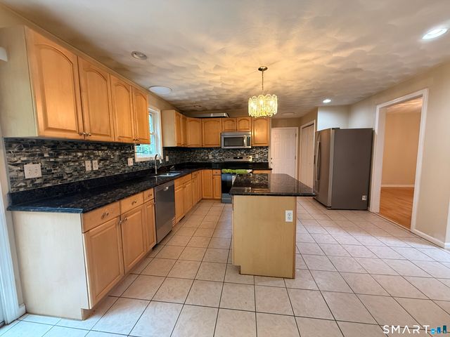 15 Salmon Drive, Brooklyn, CT 06234