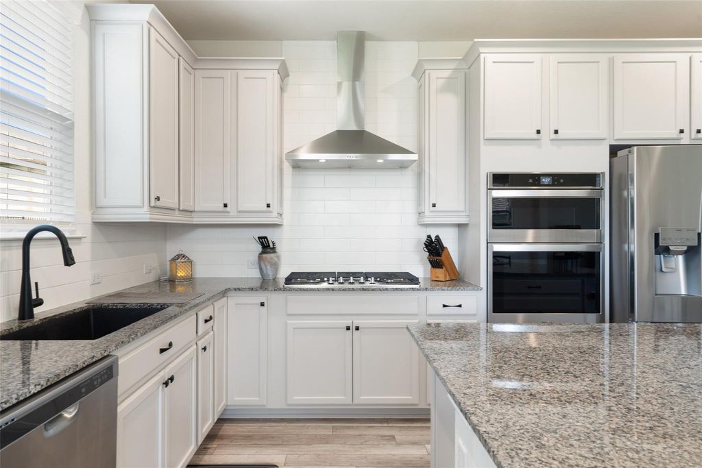 902 Saratoga LN, Georgetown, TX 78633