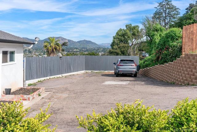 1192 Merritt Dr, El Cajon, CA 92020