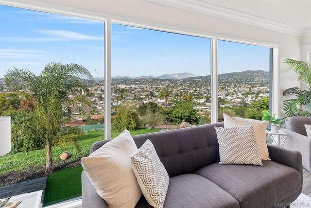 1192 Merritt Dr, El Cajon, CA 92020