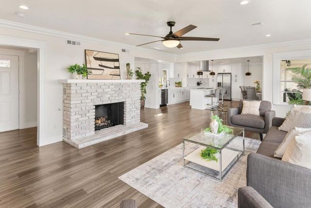 1192 Merritt Dr, El Cajon, CA 92020