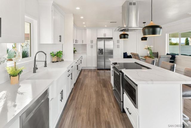 1192 Merritt Dr, El Cajon, CA 92020