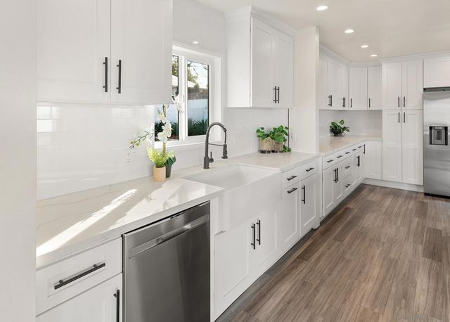 1192 Merritt Dr, El Cajon, CA 92020