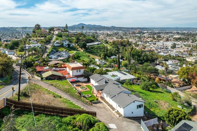 1192 Merritt Dr, El Cajon, CA 92020