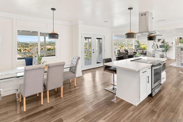 1192 Merritt Dr, El Cajon, CA 92020