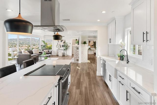 1192 Merritt Dr, El Cajon, CA 92020