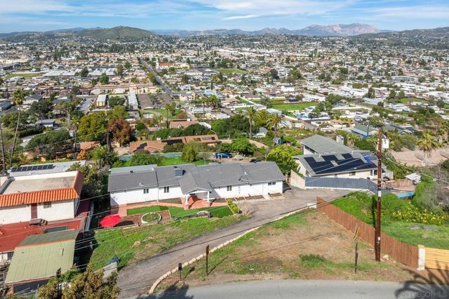 1192 Merritt Dr, El Cajon, CA 92020