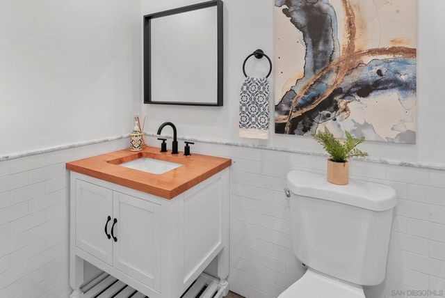 1192 Merritt Dr, El Cajon, CA 92020