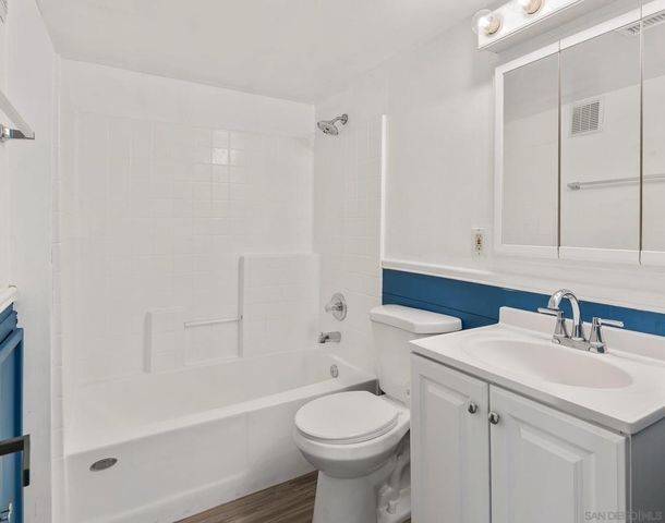 1192 Merritt Dr, El Cajon, CA 92020