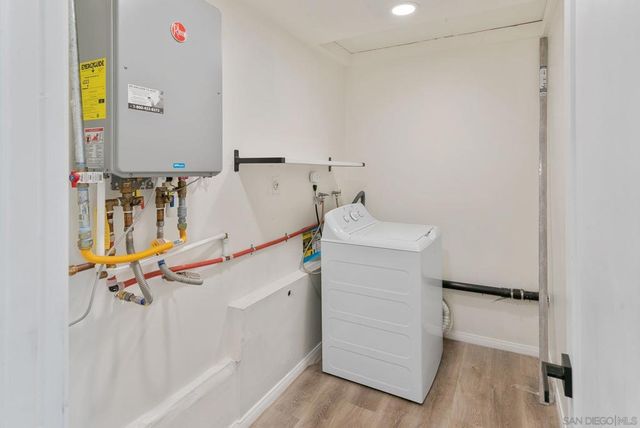 1192 Merritt Dr, El Cajon, CA 92020