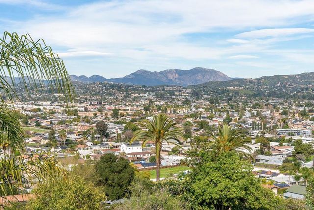 1192 Merritt Dr, El Cajon, CA 92020