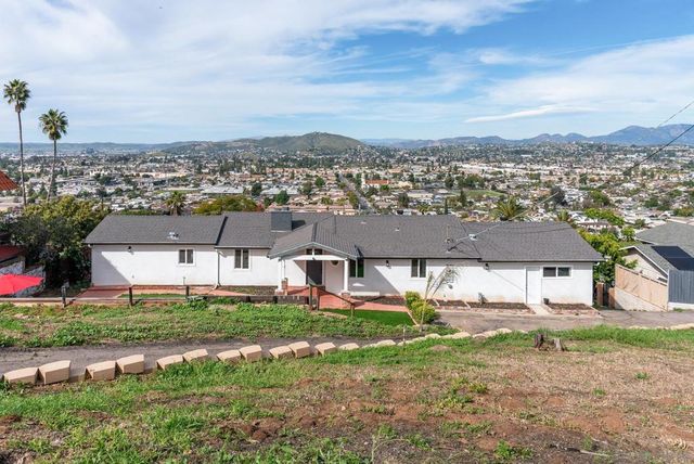 1192 Merritt Dr, El Cajon, CA 92020